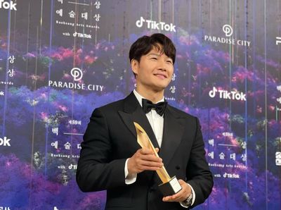 Kim Jong Kook Resmi Bergabung dengan Galaxy Corporation, Agensi G-Dragon dan Song Kang Ho