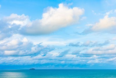 60 Caption Aesthetic Tentang Awan yang Singkat dan Indah