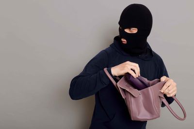 Curi Tas Lansia di Kendari, Pria Ini Habiskan Hasil Jual Perhiasan untuk Narkoba dan Judi Online