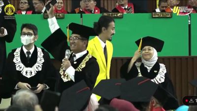 Rektor UI Diteriaki dengan Sebutan Zionis Saat Prosesi Wisuda