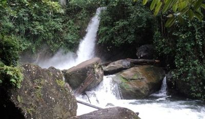 Pesona Air Terjun di Kalimantan Selatan: Surga Tersembunyi di Kaki Pegunungan Meratus