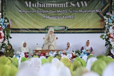 Maulid Nabi Muhammad di Ponpes Selamat Kendal, Nawal Yasin Sampaikan Pesan Keteladanan
