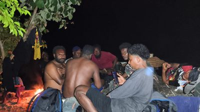 Gelombang Tinggi Laut Arafuru Paksa Rombongan Gubernur Papua Selatan Bermalam di Muara Kali Bian
