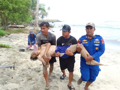 Satu Wisatawan Hilang Terseret Ombak di Pantai Cinangka Anyer