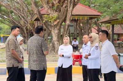 BPJS Kesehatan Serahkan Bantuan Kebersihan untuk Pantai Nambo