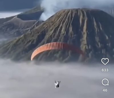 Video Paralayang di Gunung Bromo Viral, Pelakunya Ternyata Turis Korea