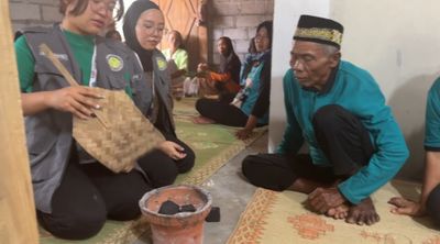 Mahasiswa KKN UNY di Gunungkidul Ajarkan Warga Olah Jerami Jadi Briket Ramah Lingkungan