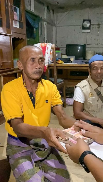 Bupati Ciamis Tanggap Keluhan Warga, Salurkan Bantuan Rutilahu di Panumbangan