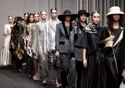 Melenggang Kedua Kalinya, Buttonscarves Mantapkan Identitas di Dubai Fashion Week