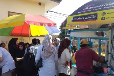 Seharian Urus SKCK, PPPK Paruh Waktu Kabupaten Gorontalo dapat Traktiran Bakso dari Pemerintah