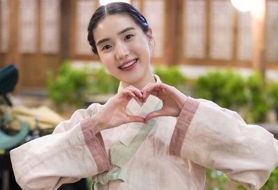 Chemistry Yoon Seo Ah dan YoonA Bikin Dapur di Bon Appetit, Your Majesty Lebih Hidup