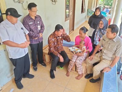 Deputi Ditormas Kemendukbangga BKKBN Pantau Penyaluran MBG oleh Kader PKK Bukit Intan, Pastikan Kualitas Makanannya Layak