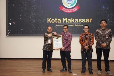Pemkot Makassar Raih Penghargaan 10 Pemda Terbaik dalam Transformasi Digital Nasional