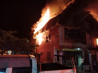 Diduga Korsleting Listrik, Rumah 2 Lantai di Sebatik Terbakar