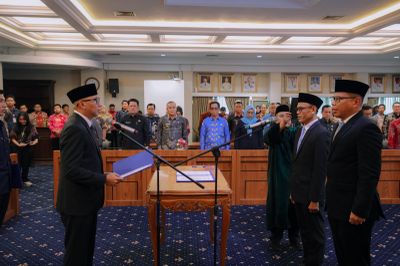 Gubernur Lampung Lantik Anang Jadi Kepala Bappeda dan Rendi Jabat Kepala BKD