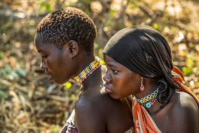 Hadzabe, Suku Unik di Afrika dengan Misteri Bahasa Klik yang Sulit Ditiru