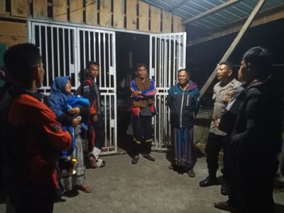 Bayi Malang Ditinggal Orang Tua di Teras, Kini Dirawat di RS Azalia