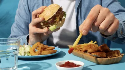 Perbandingan Antara Fast Food dan Makanan Rumahan: Mana yang Lebih Baik?