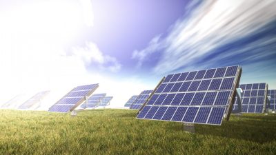 Peluang Indonesia dalam Revolusi Ekonomi Hijau: Energi Panas Bumi dan Surya