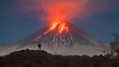 Letusan Gunung Berapi Krasheninnikov Pasca Gempa Bumi Magnitudo 8,8 di Kamchatka