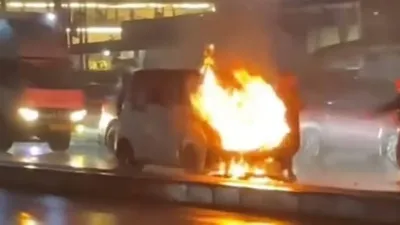 Kebakaran Mobil Listrik Wuling Air EV di Bandung: Sebab dan Implikasinya