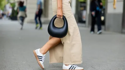 Meningkatkan Gaya Menarik Sneakers: Trik dan Tips Fashion