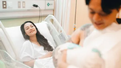 Erika Carlina Melahirkan Putra Pertama, DJ Bravy Dampingi di Proses Persalinan
