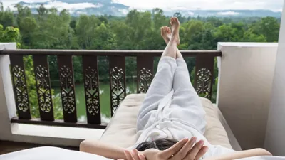 Staycation, Solusi Cerdas Menghilangkan Penat dengan Budget Terbatas