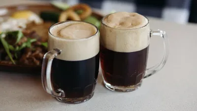 Mengenal Perbedaan Cold Brew dan Nitro Coffee: Pilihan Favorit Pencinta Kopi