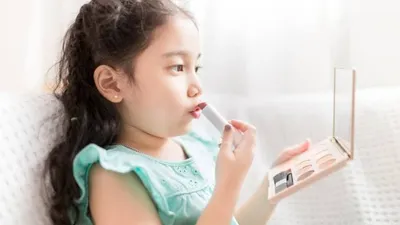Dampak Makeup pada Bayi: Peringatan dari Para Ahli Kesehatan