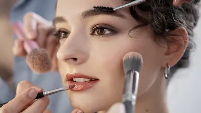 Tips Jitu Jaga Kesehatan Kulit saat Menggunakan Makeup Seharian