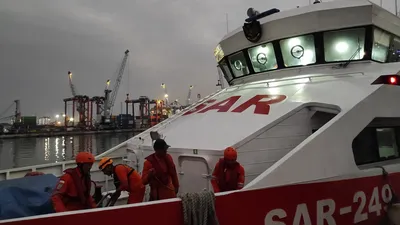Proses Evakuasi Korban Tenggelamnya KMP Tunu Pratama Jaya Berlanjut di Selat Bali