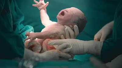 Teknik Fertilisasi In Vitro Baru Lahirkan Bayi Sehat dengan DNA Tiga Orang di Inggris