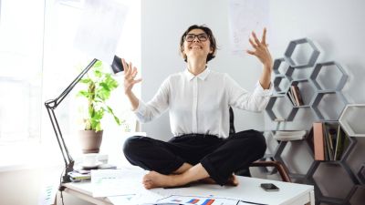 Keseimbangan Kerja-Hidup: Tantangan dan Realitas di Dunia Modern