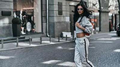 Tren Fashion Sporty Chic di Kalangan Gen Z: Gaya yang Stylish dan Nyaman