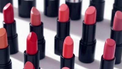 Tren Warna Lipstik Tahun Ini: Dari Natural hingga Bold