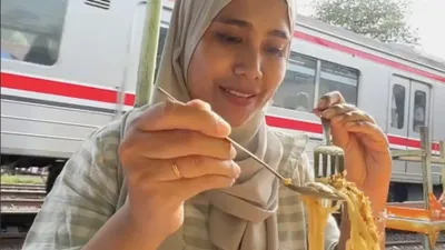 Keberagaman Kuliner di Pinggir Rel Kereta: Tempat Menarik untuk Dikunjungi