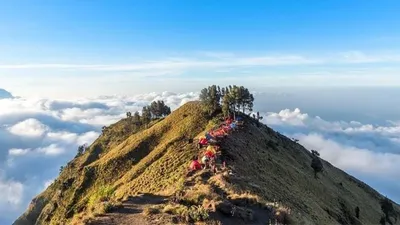 Perbaikan Jalur Pendakian Gunung Rinjani untuk Keselamatan Pendaki