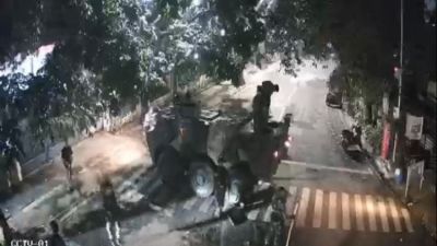 Kerusuhan di Bandung: Penembakan Gas Air Mata dan Dampaknya di Kampus