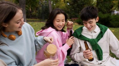 Tren Nongkrong Party Girl 3-6-5 : Gaya Baru untuk Anak Muda di Tahun 2025