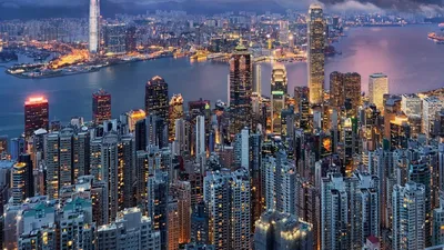 Topan Wipha Melanda Hong Kong, Mengakibatkan Kerusakan Luas dan Pembatalan Penerbangan