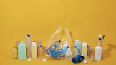 Inovasi Enzim Pemecah Plastik Sebagai Solusi Masalah Sampah Plastik