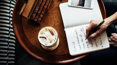 Manfaat Menulis Jurnal untuk Kesehatan Mental dan Emosional
