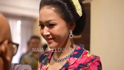 Maia Estianty Memukau di Momen Sungkeman Anak Sulungnya