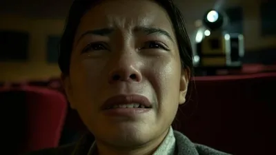 Mengapa Film Bisa Membuat Kita Menangis Namun Kita Sulit Mengekspresikan Emosi?