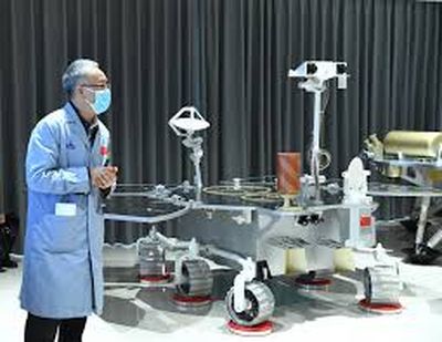 China Mau Cegat Komet yang Melesat Kencang Melewati Bumi