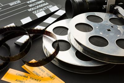 Menyebarkan Pesan Positif Melalui Film dan Teater