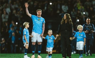 Air Mata Sebuah Era, Pep Guardiola Menangis di Malam Perpisahan Kevin De Bruyne