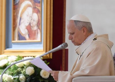Momen Pelantikan Paus Leo XIV di Vatikan