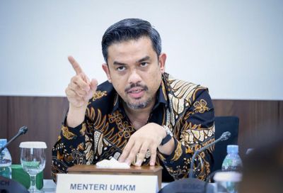 Menteri UMKM Maman Abdurrahman Menangis di Sidang Toko Mama Khas Banjar, Ini Penyebabnya!